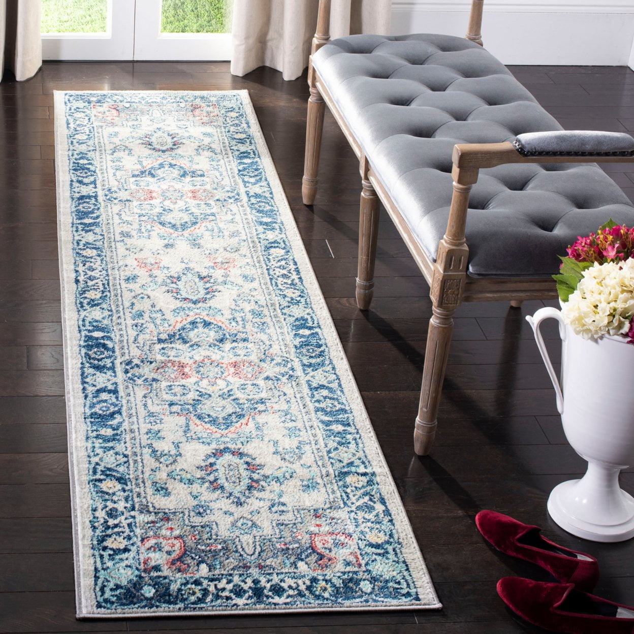 SAFAVIEH Brentwood Nanette Floral Bordered Area Rug, 5'3" x 7'6", Light Grey/Blue