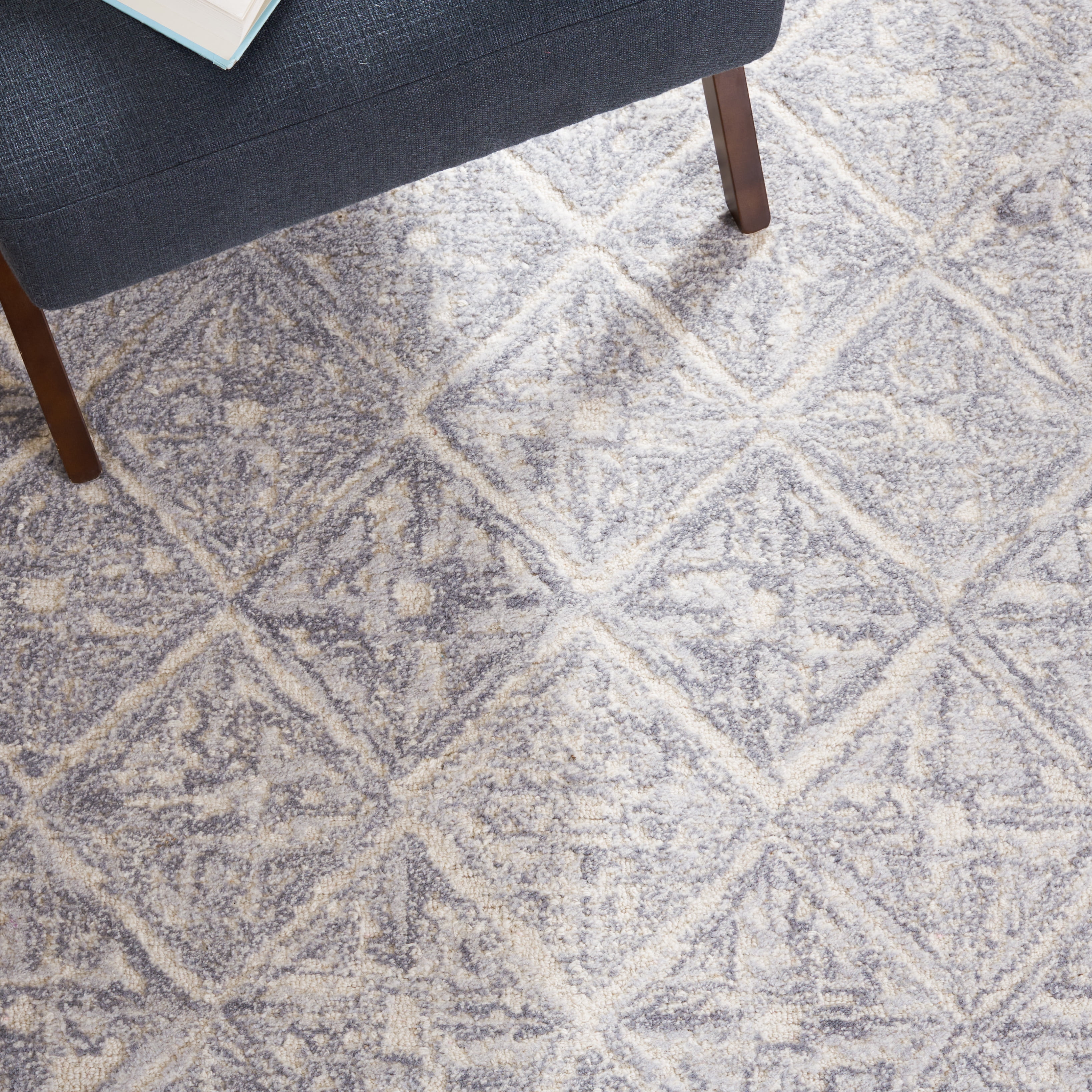 SAFAVIEH Metro Kathleen Diamond Runner Rug, Grey/Ivory, 2'3" x 9'
