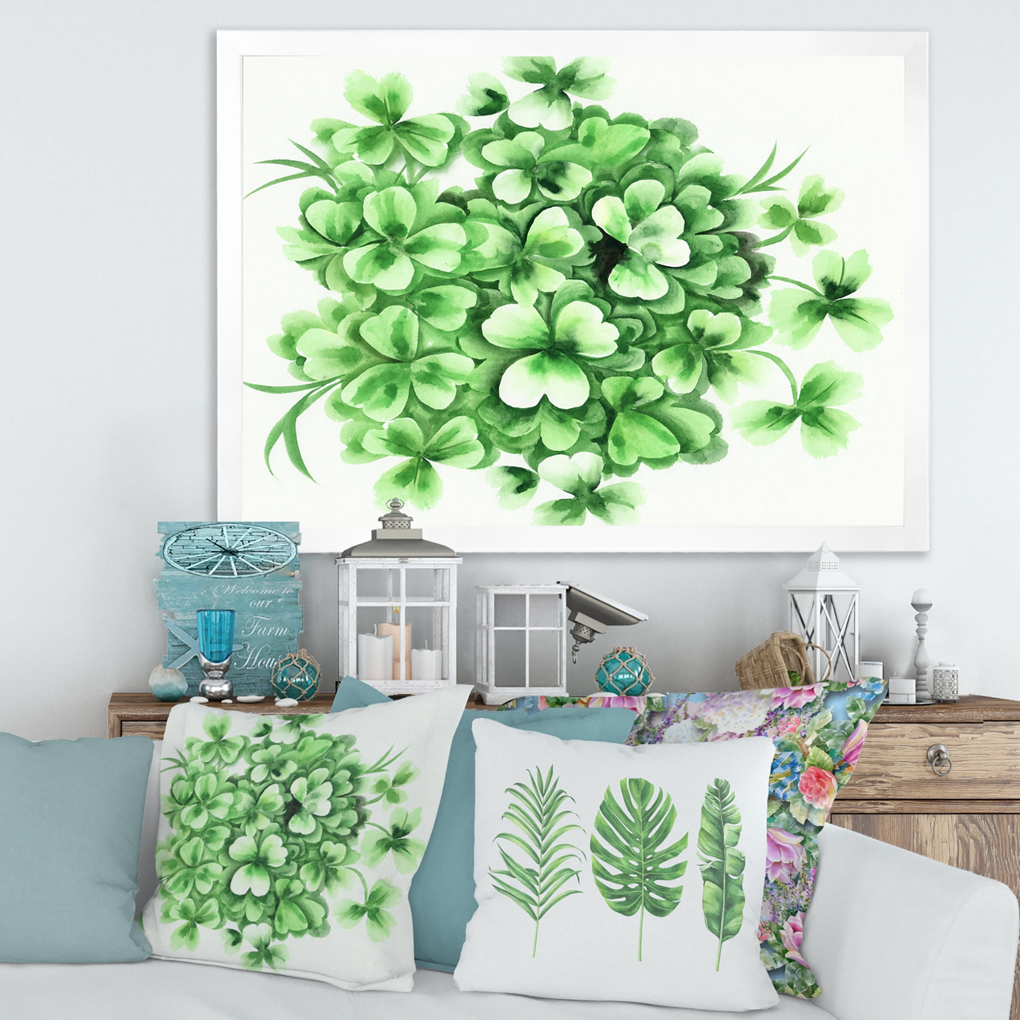 Designart 'Green Vintage Leaves of Shamrock' Traditional Framed Art Print