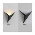 thumbnail image 3 of Lámpara de pared LED moderna NQ triangular para interiores Color negro 25 cm 3 W, 3 of 5