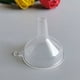 thumbnail image 4 of Embudo pequeño, mini embudos de plástico transparente de 1,9 pulgadas para líquido de llenado de botellas de laboratorio científico, aceites esenciales, perfume (paquete de 12), 4 of 5