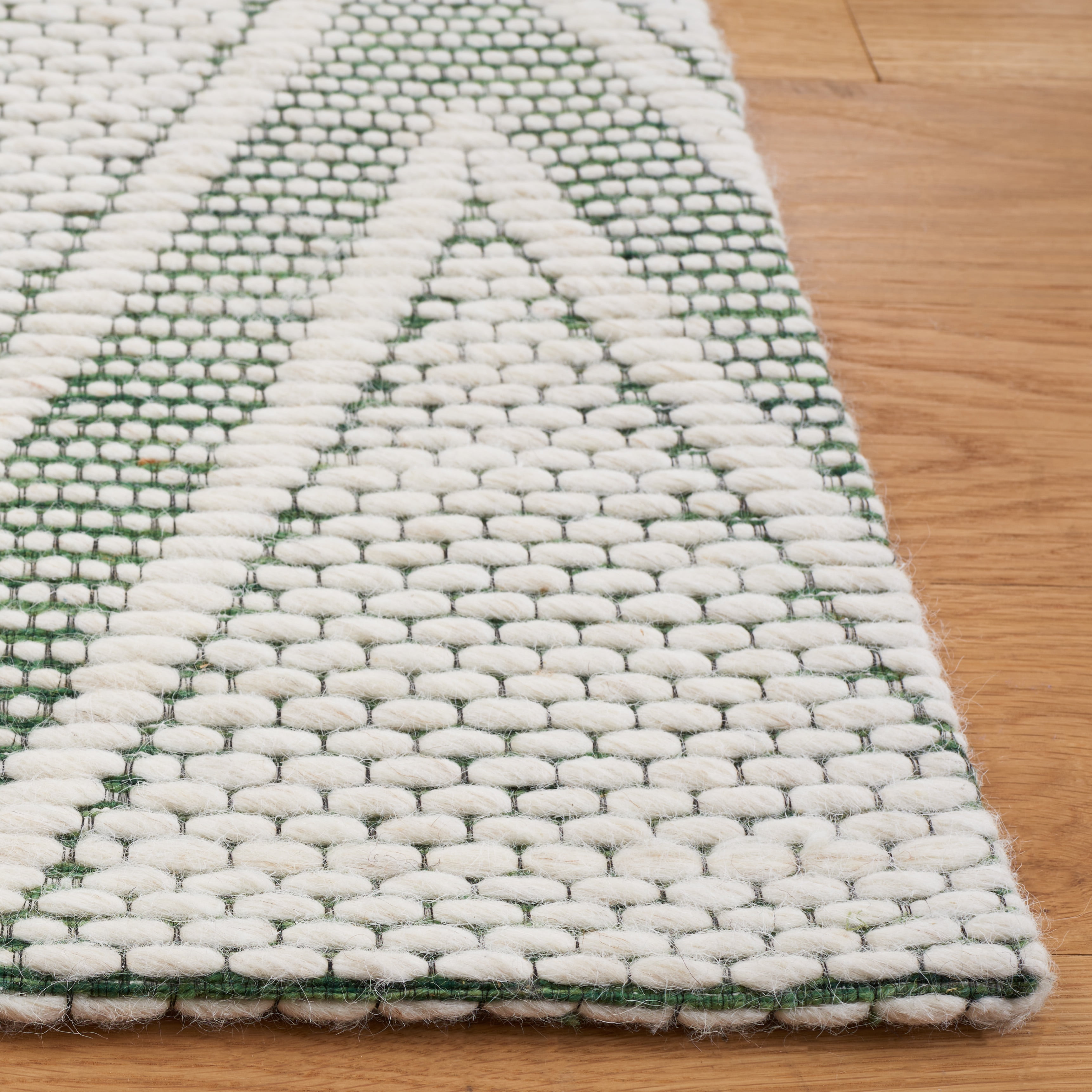 SAFAVIEH Marbella Asa Diamond Area Rug, Green/Ivory, 4' x 6'