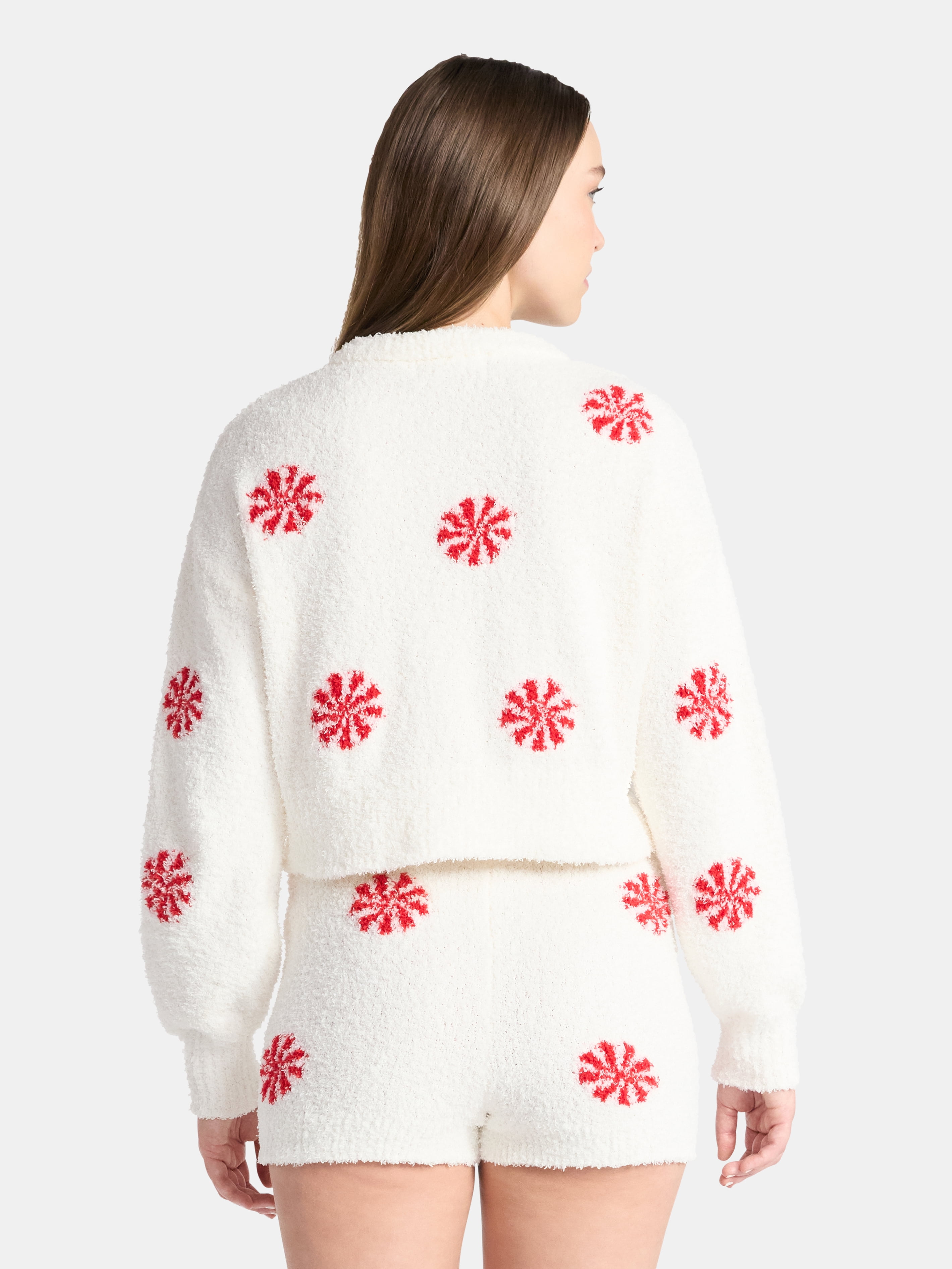 No Boundaries Christmas Plush Sweater and Shorts Set, 2-Piece, Women’s