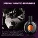 thumbnail image 4 of Eau de Toilette para mujer Black, con aroma a pachulí. Se presenta en una lujosa caja de regalo para hombres y mujeres. Su capacidad es de 75 ml., 4 of 4