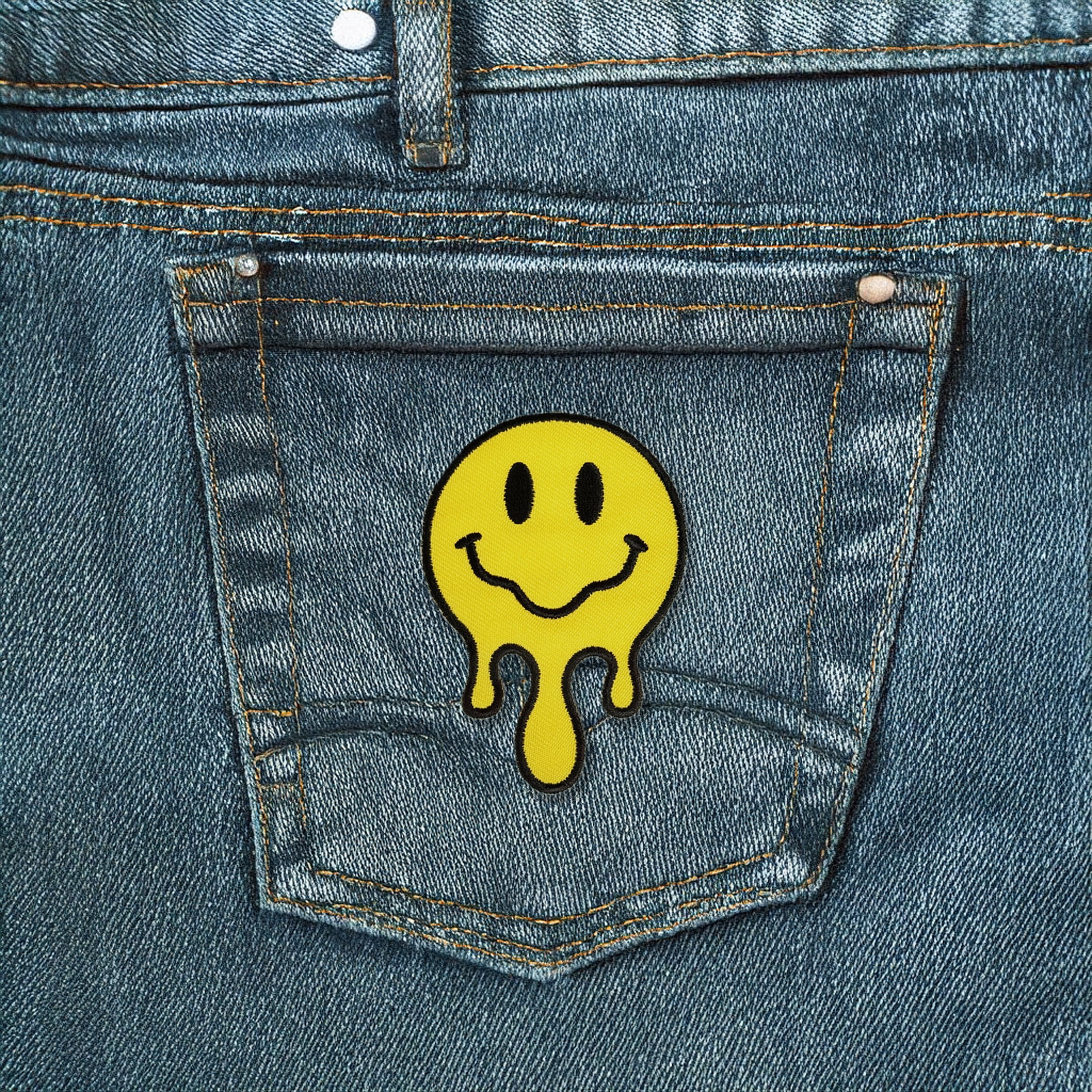 LA VOGUE Melting Smiley Face Embroidered Iron‑On Patch, 1 Piece — ~11.43 × 8.89 cm (4.5 × 3.5 in)