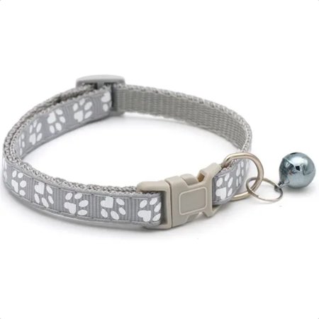 Make your cat the most fashionable feline on the block with these vibrant and adjustable collars. Choose from a wide range of eye-catching colors and sizes to suit your pet‘s unique perso