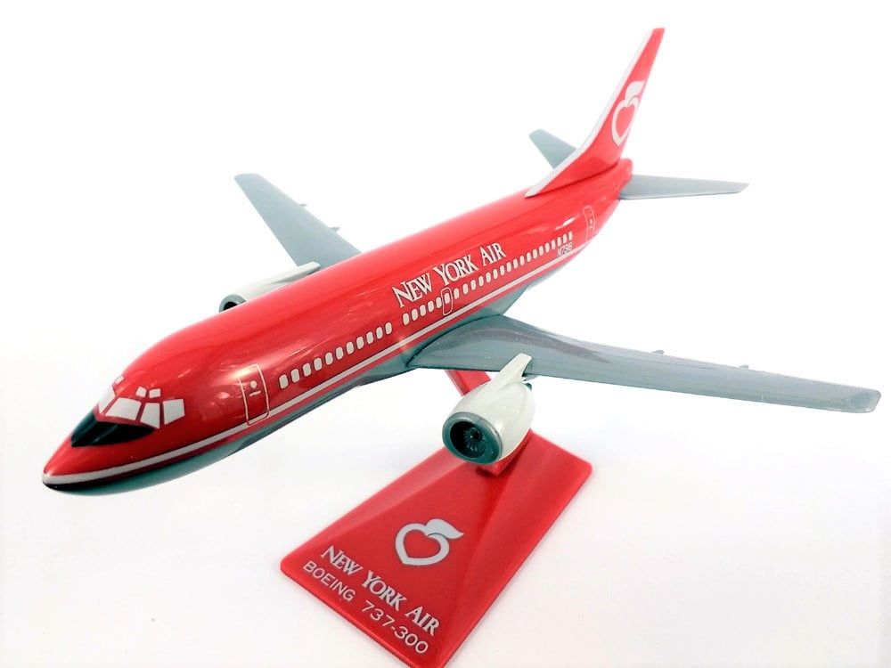Flight Miniatures New York Air Boeing 737-300 Desk Display 1/180 Model Airplane 