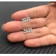 thumbnail image 1 of Pendientes digitales de acero inoxidable con año, pendientes digitales de acero inoxidable, regalos de cumpleaños, fáciles de combinar, regalo ideal, 1 of 5