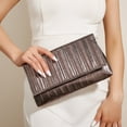 thumbnail image 4 of Bolso de noche de moda europea y americana, bolso de mano con destellos brillantes de color metálico, bolso de noche simple que combina con todo, bolso de mujer, 4 of 6