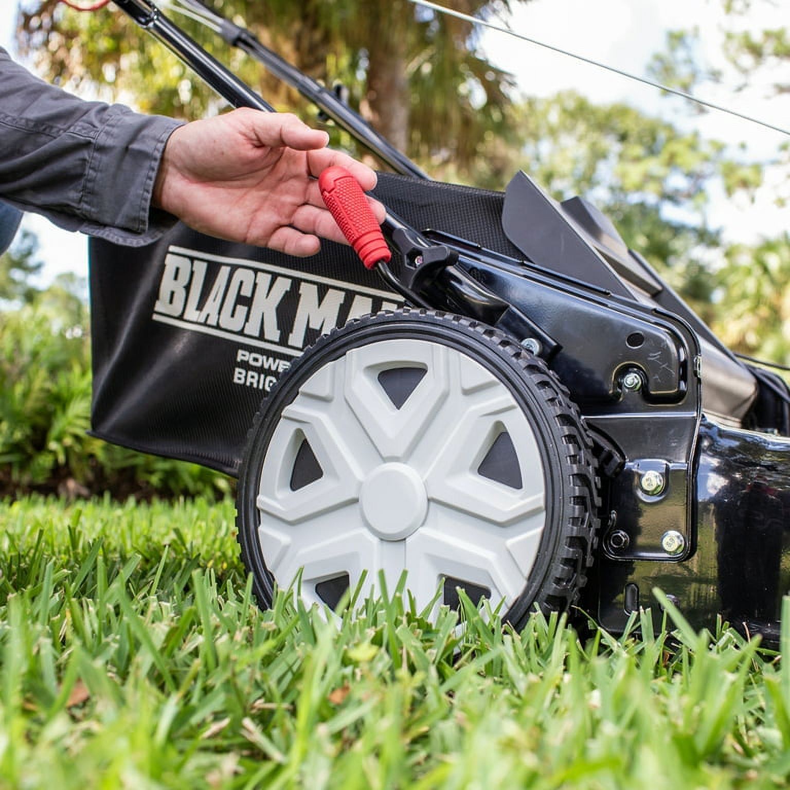 Restored Black Max 22-inch 150cc Self Propelled Gas Mower with High Rear Wheels (Assembled Height 37.2" Weight 64.4 Pounds) (Refurbished)