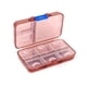 thumbnail image 1 of Organizador de la píldora Mini almacenamiento Semanal Tableta Contenedor Sellado Dispensador de gran capacidad Daily Holder Travel Travel Recordatorio de hogar Marrón Sweethay HA012381-03, 1 of 7