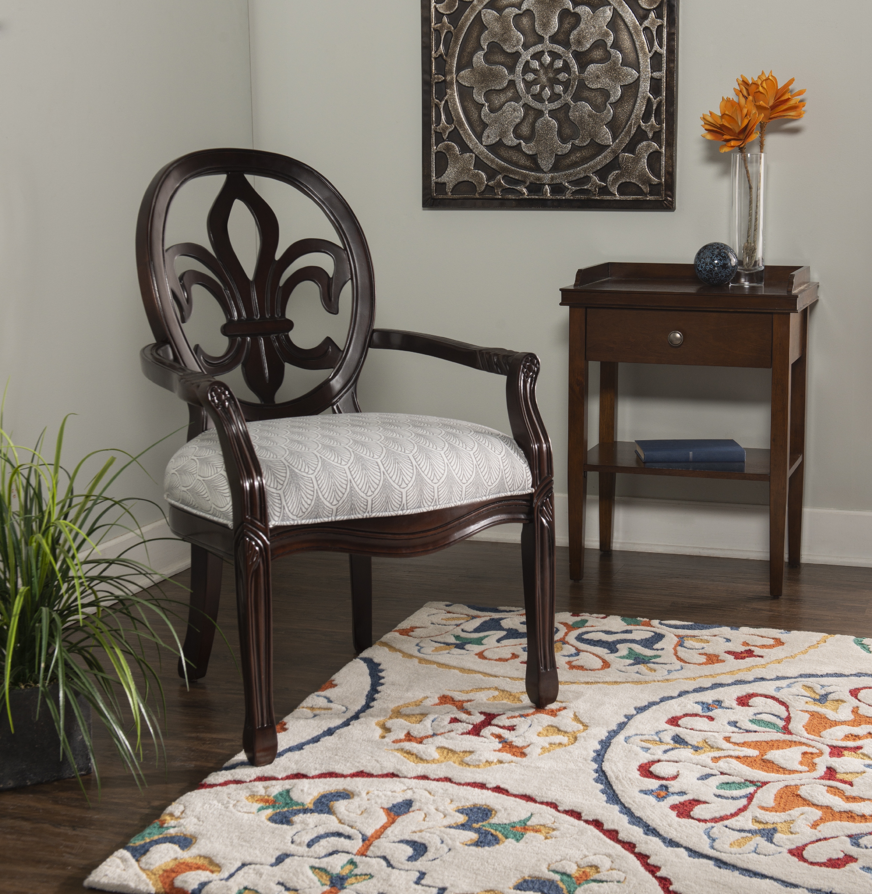 Linon Home Decor Trio Area Rug Collection, Ivory and Green, 1.83' x 2.83'