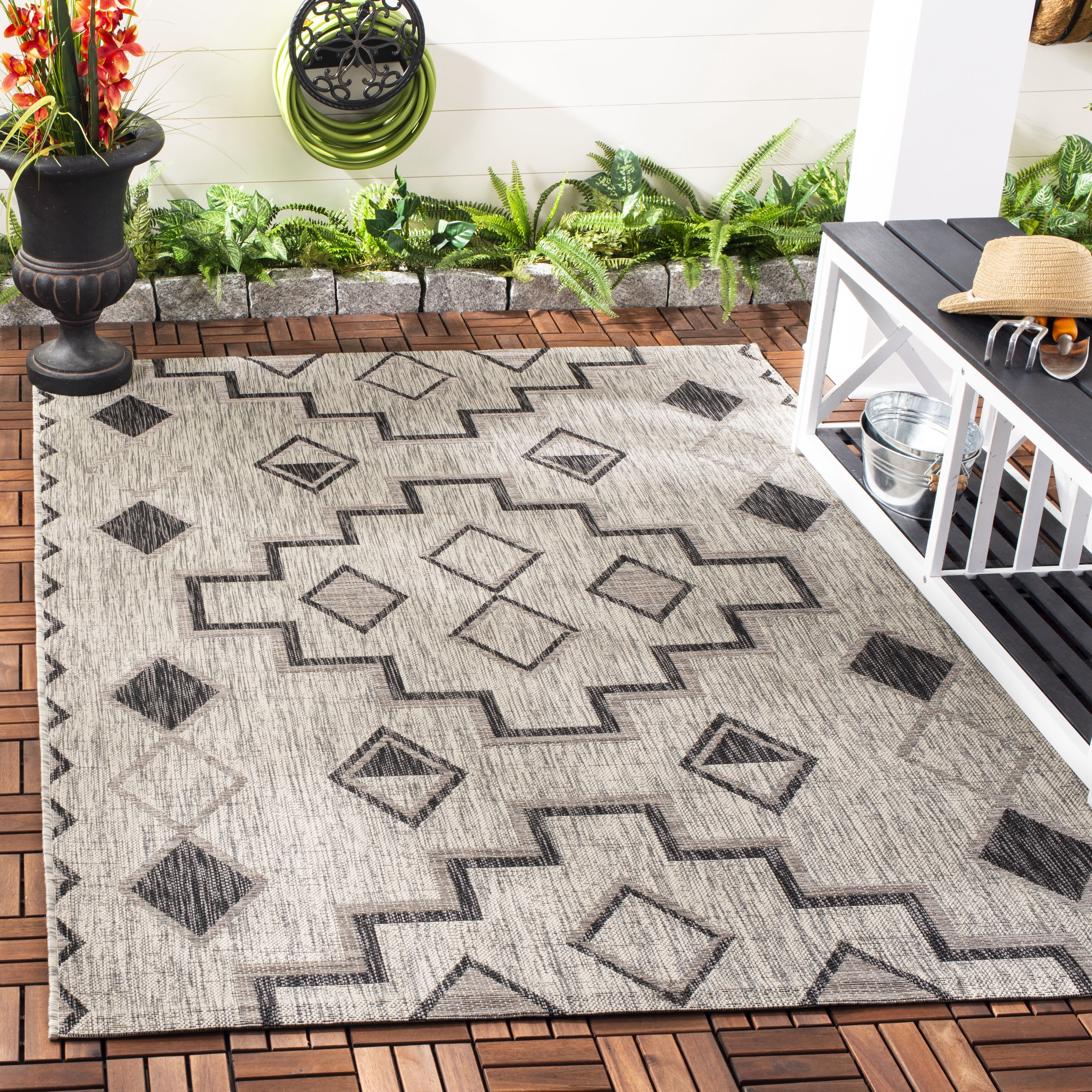 SAFAVIEH Courtyard Floella Geometric Indoor/Outdoor Area Rug, 6'7" x 9'6", Grey/Black