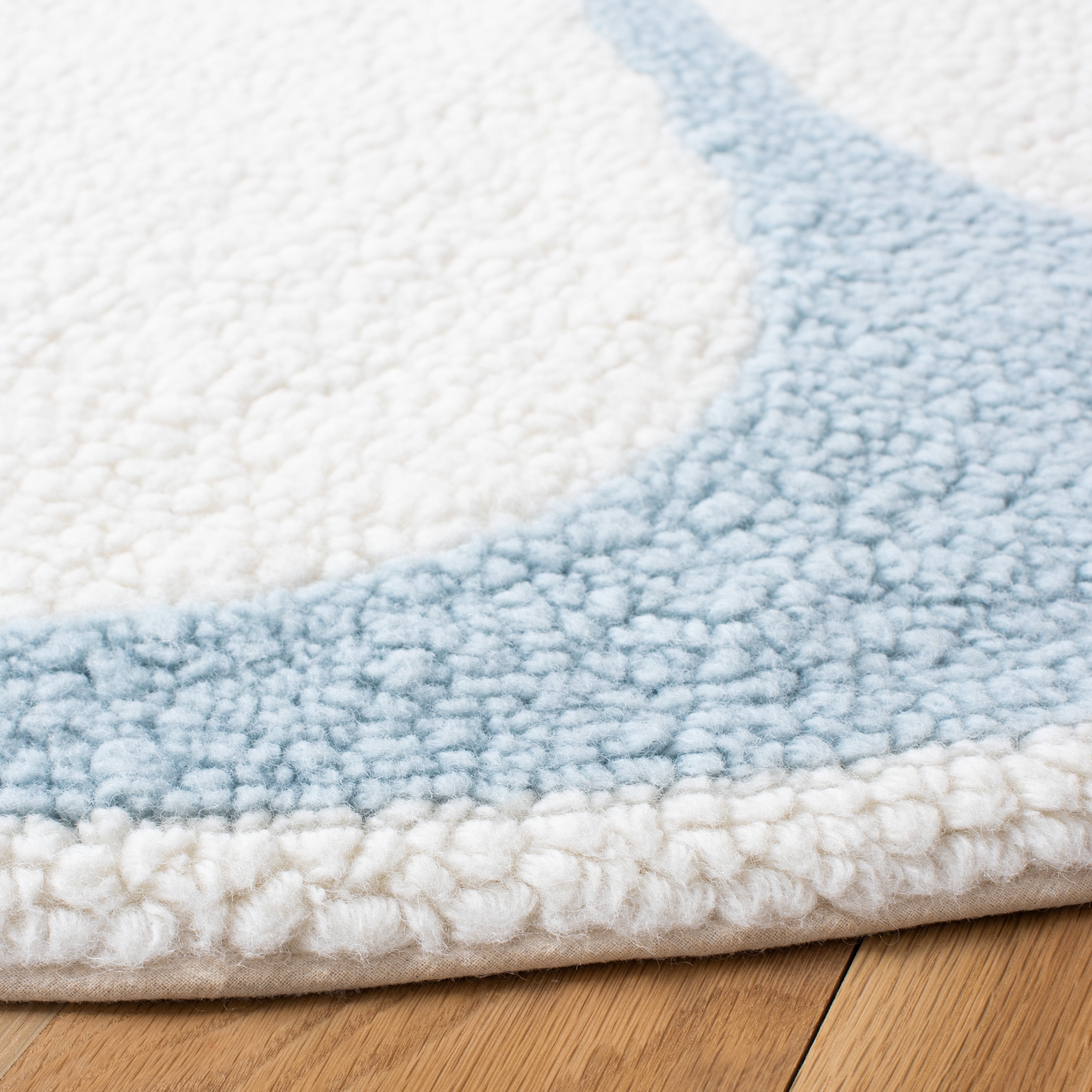 SAFAVIEH Vermont Winston Floral Area Rug, Ivory/Light Blue, 4' x 4' Round