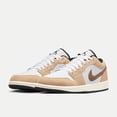 thumbnail image 3 of Air Jordan 1 Nike Retro Low Zapatillas para hombre y mujer, clásicas de cuero, cómodas para deportes al aire libre, skate casual, zapatillas deportivas, 3 of 5