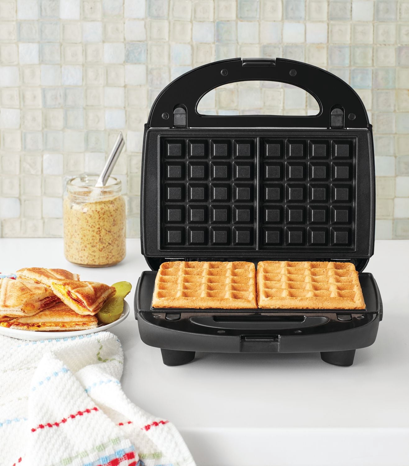 Mainstays 2 in 1 Black Waffle & Sandwich Maker with nonstick removable plates