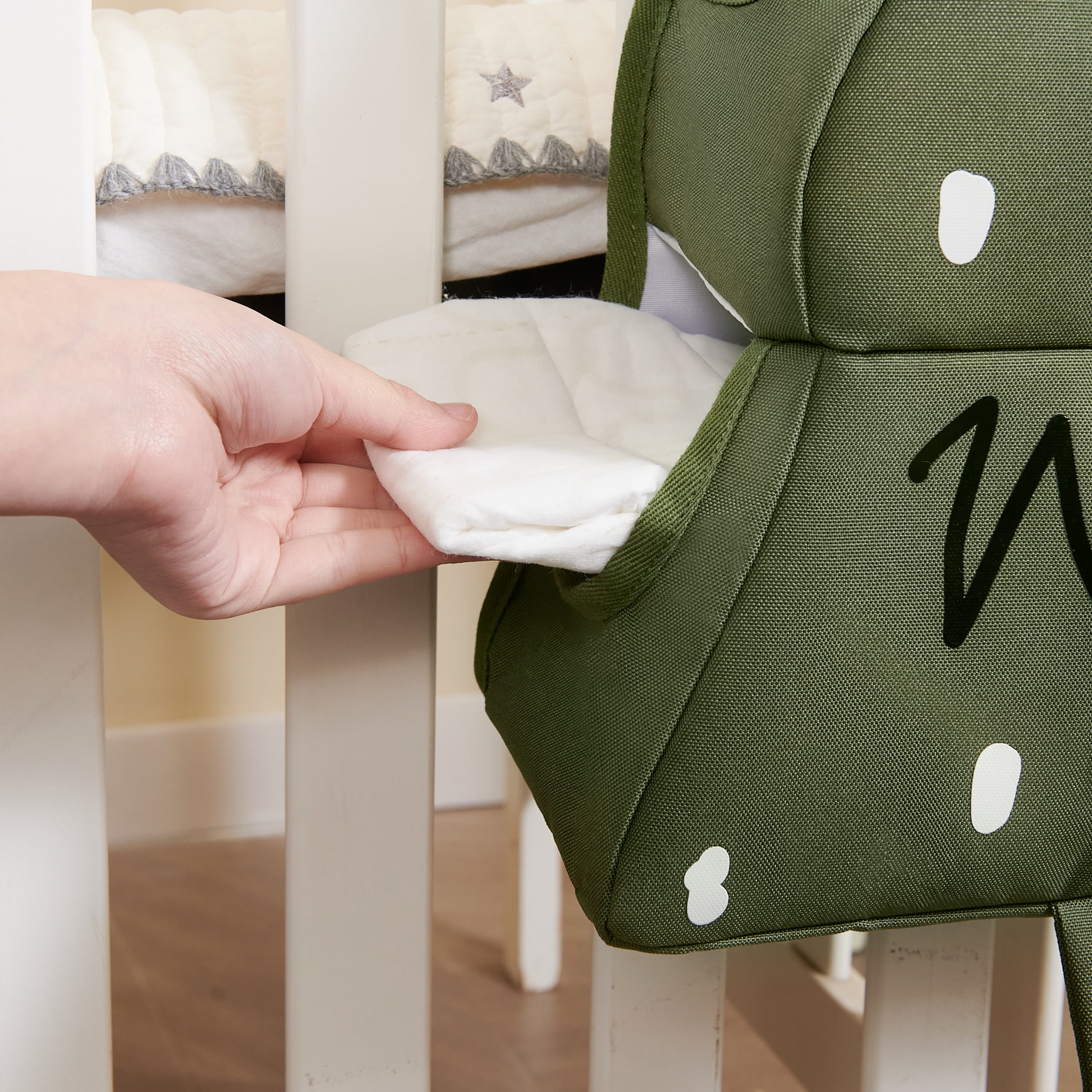 Sunveno Hanging Diaper Caddy Organizer Crib Nursing Organizer, Green Tree, 1pc