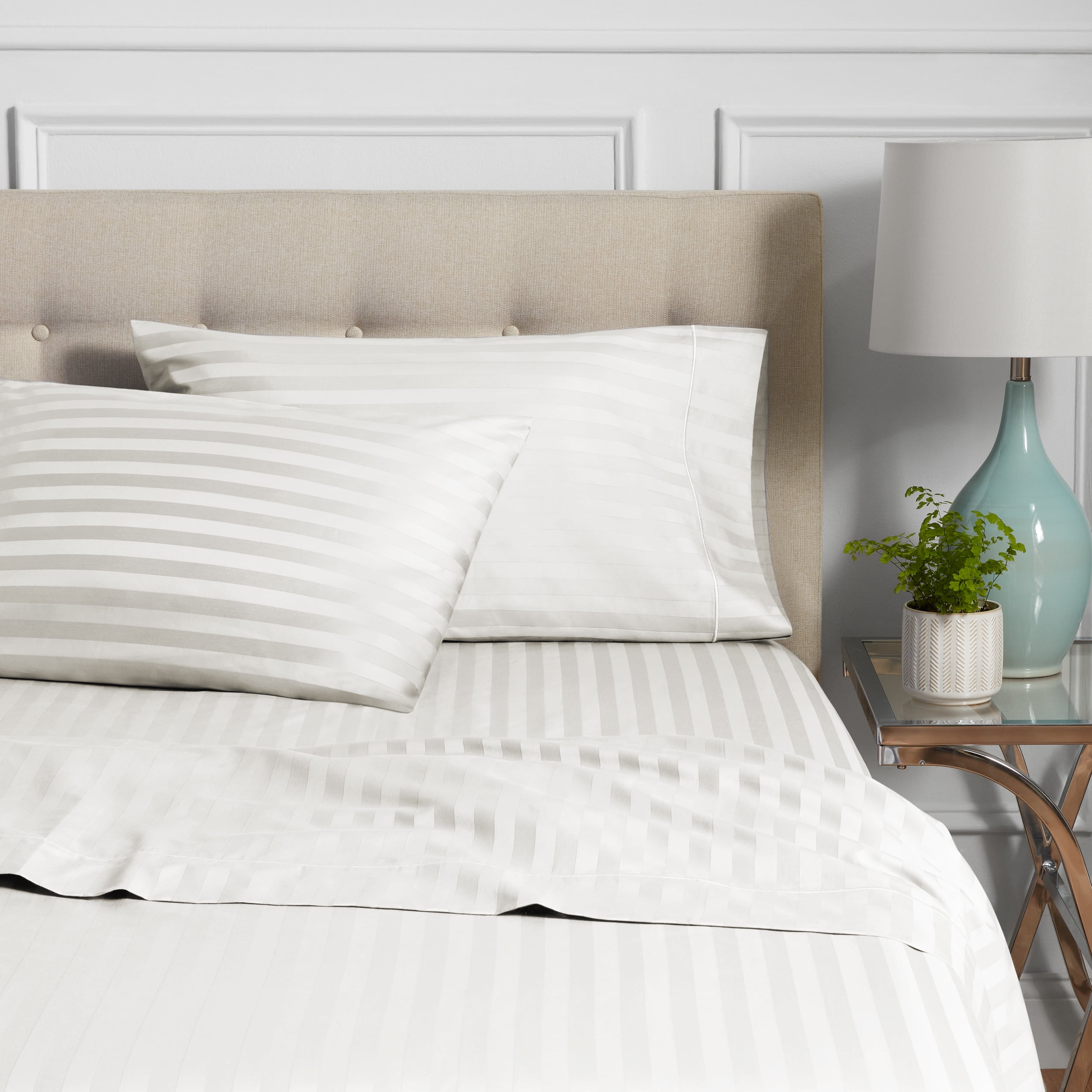 Hotel Style 600 Thread Count White Damask Stripe Egyptian Cotton Adult Pillow Cases, Queen (2 Count)