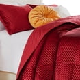 thumbnail image 3 of Juego de ropa de cama Benzara Ahab King para edredón y fundas de almohada, color rojo, 3 of 6