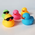 thumbnail image 2 of 100 piezas de pato amarillo para bañarse y salpicar agua, sonido de llamada, pato de juguete para bebé, piscina, baño, leche de pato, tienda de té, pequeño regalo, 2 of 5