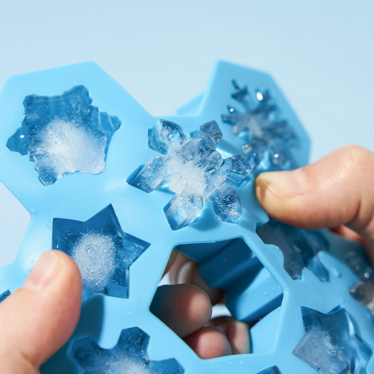 TrueZoo Snowflake SIlicone Ice Cube Tray - Novelty Snow Ice Mold 