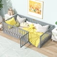 thumbnail image 1 of Cama de piso de tamaño doble con barandillas de valla alta, con puerta, cama de madera de goma con barandillas de seguridad, 1 of 5