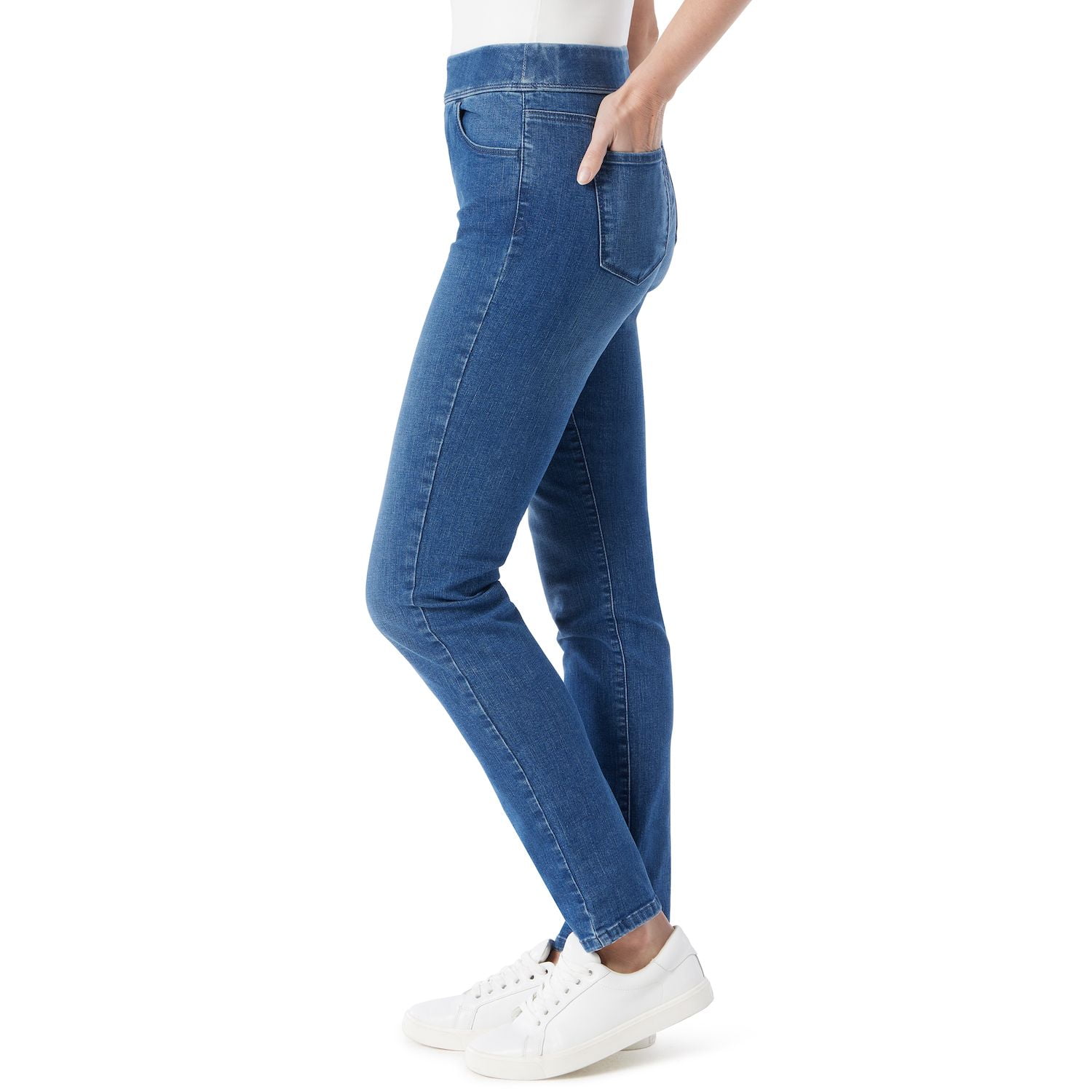 Petite Gloria Vanderbilt Amanda Pull-On Jeans Color: Murray Size