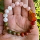 thumbnail image 5 of Pulsera de cristal y las mujeres de cuarzo rojo verde piedra con cuentas de joyería de energía, 5 of 6