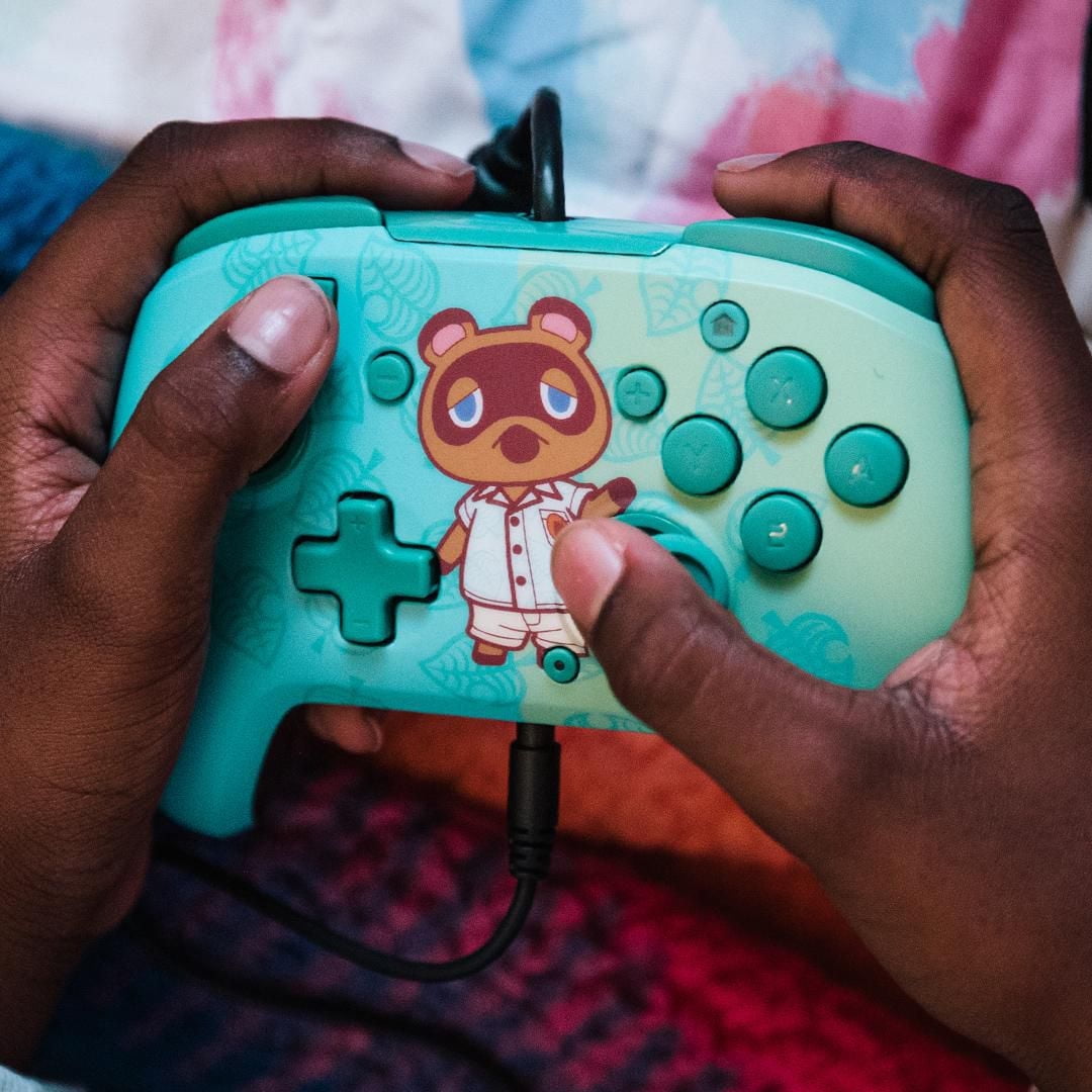 Faceoff Deluxe+ Audio Wired Controller: Animal Crossing Tom Nook