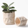 thumbnail image 4 of Maceta de cerámica de escritorio con forma de bolsa de papel for balcón, sala de estar y dormitorio., 4 of 7
