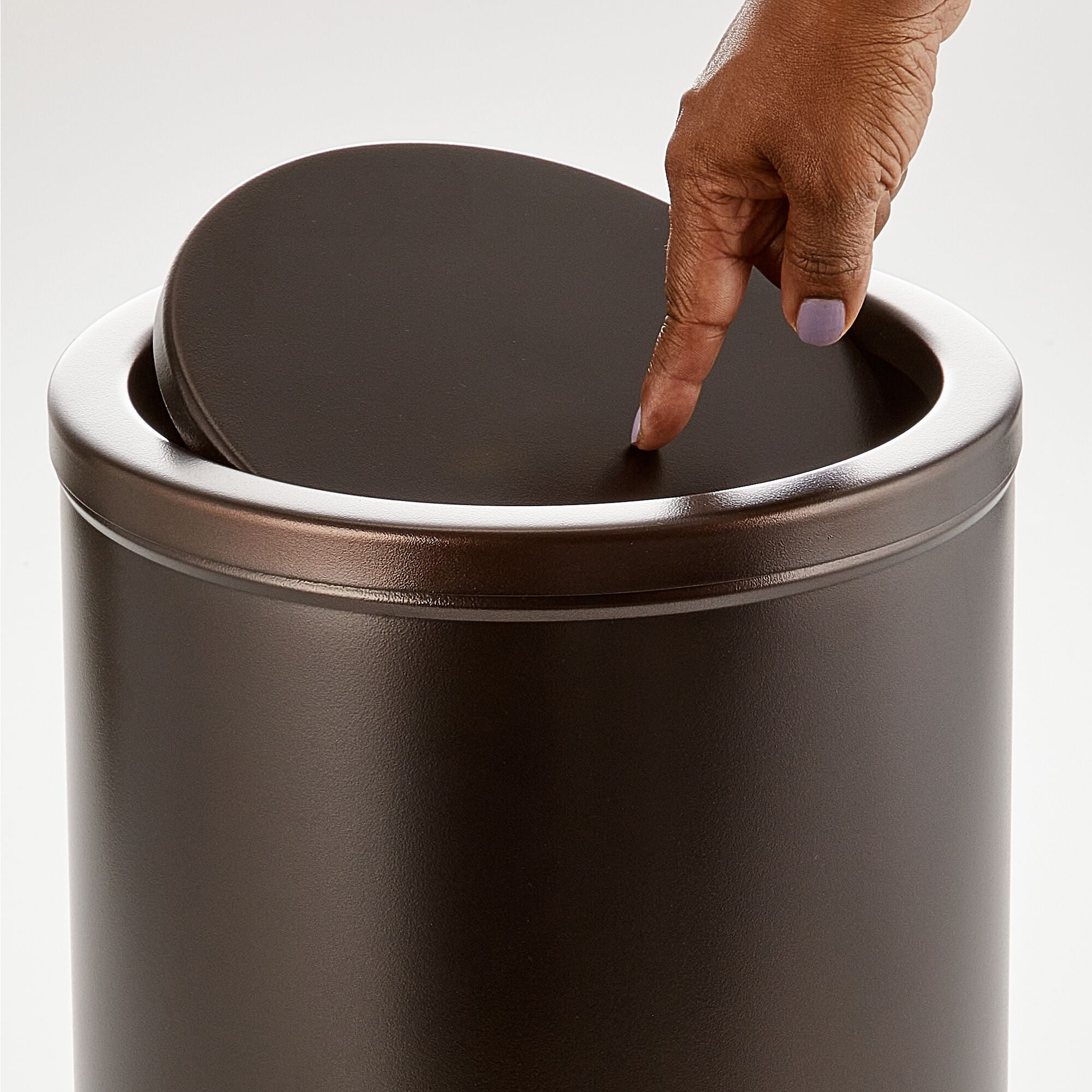 mDesign Small Round Metal 4.8 Gallon Covered Bathroom Garbage Swing Lid  Trash Can Waste Basket Bin for Bathroom, Bedroom, Kitchen, Craft Room,  Office, Laundry Room, Garage - Bronze 45.99 - Quarter Price
