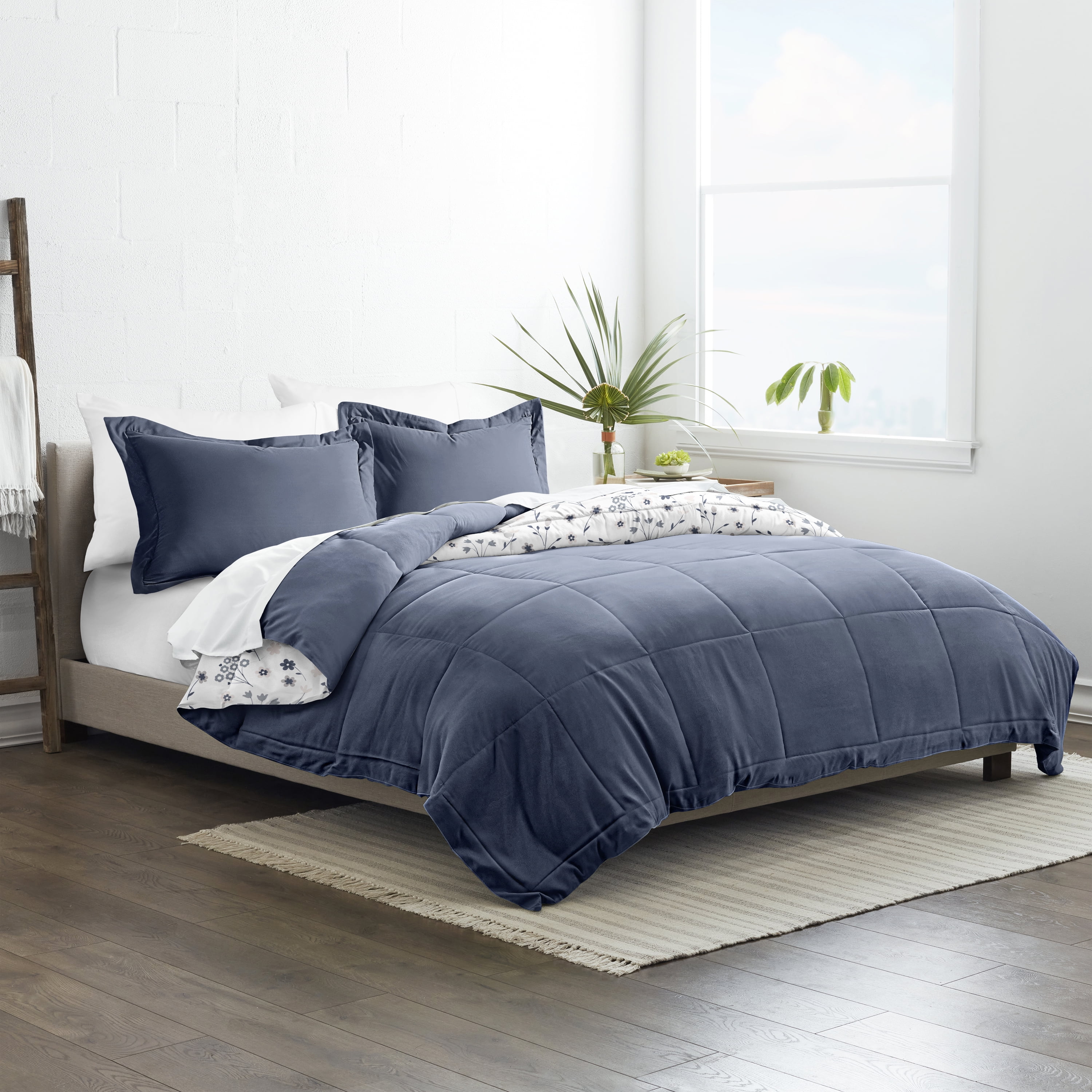 Noble Linens 3-Piece Navy Reversible Comforter Set, Full/Queen