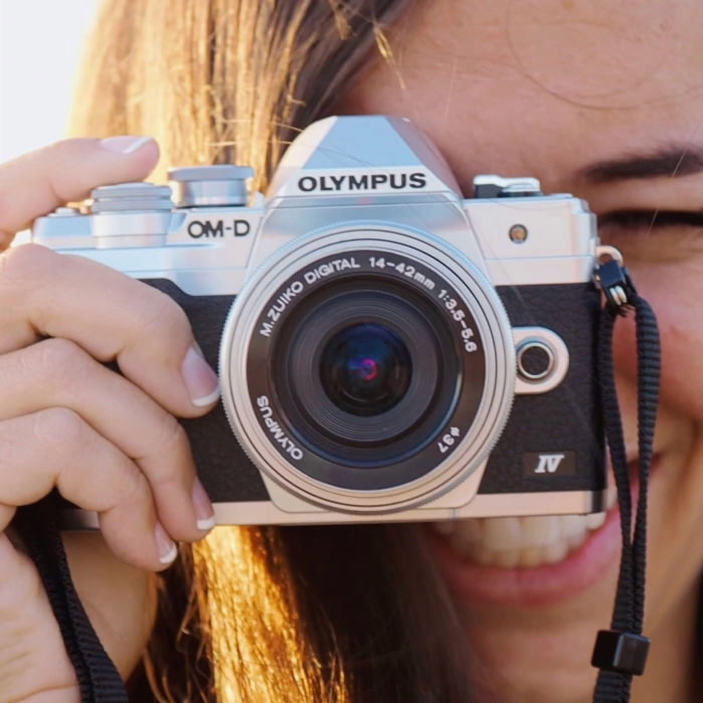 Olympus E-M10 Mark IV Digital Camera (Silver) with M.Zuiko Digital ED14-42mm Lens