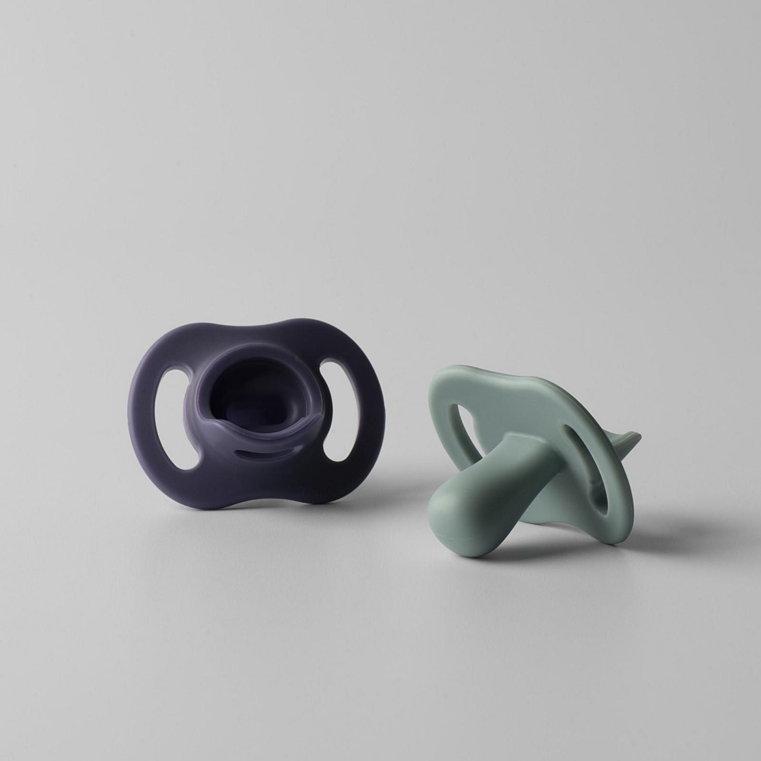 Sucette StayPut ultra-légère de Tommee Tippee, conception en silicone en une seule pièce, 18-36m, 2 paquets