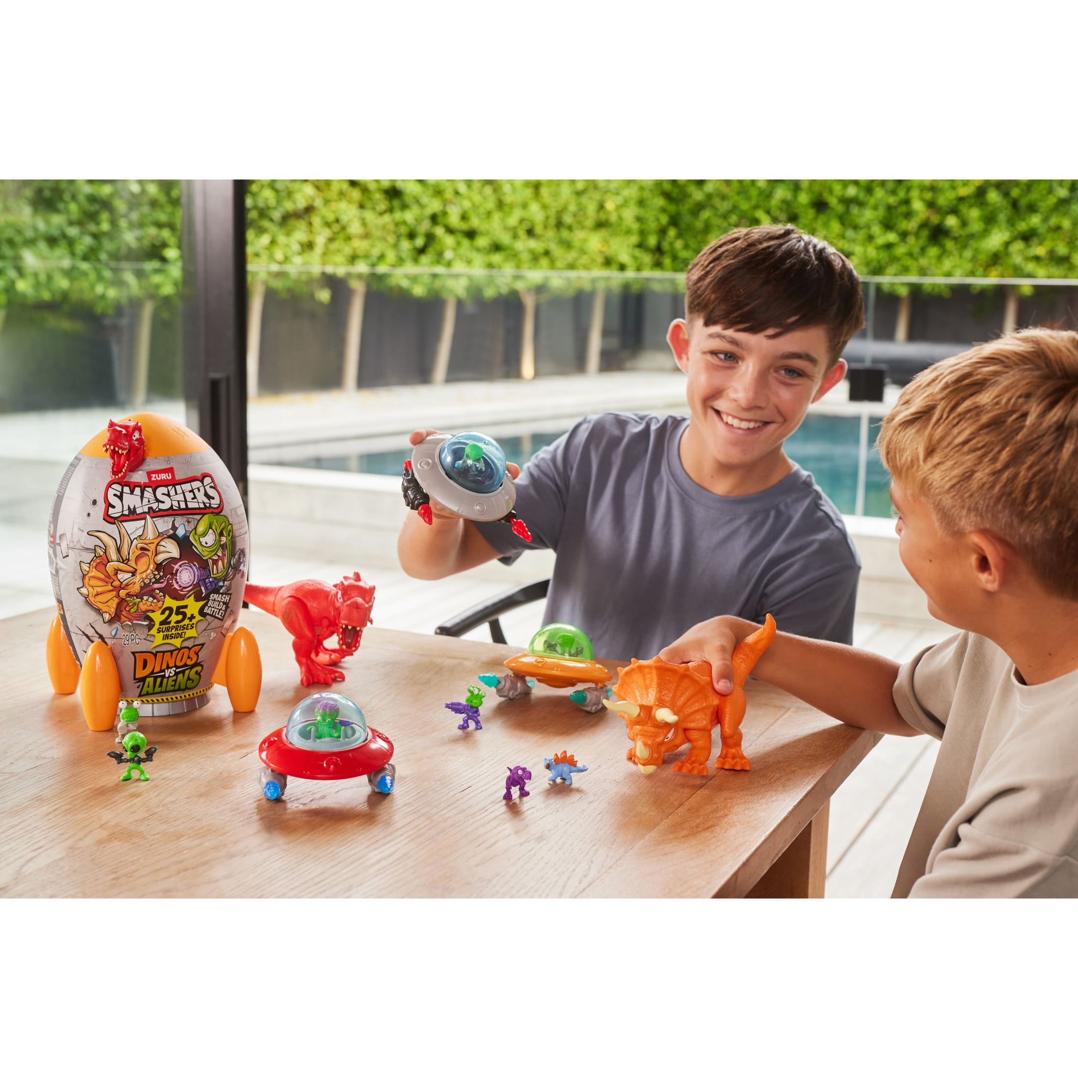 Smashers Dino vs Aliens (Assorted) Collectible Novelty and Gag Toy by ZURU