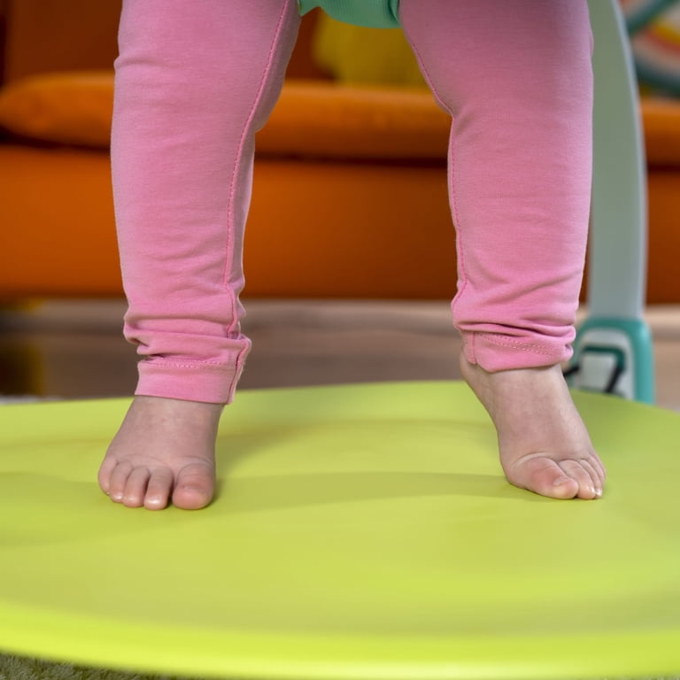 Bright Starts Jumper E Tavolo 2in1 Bounce Bounce - Centro Attività Con 7 Giocattoli, Suoni, Altezza Regolabile (6 Mesi+)