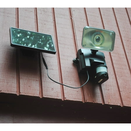 MAXSA Innovations 44642-CAM-BK Solar-Powered Security Video Camera & Floodlight