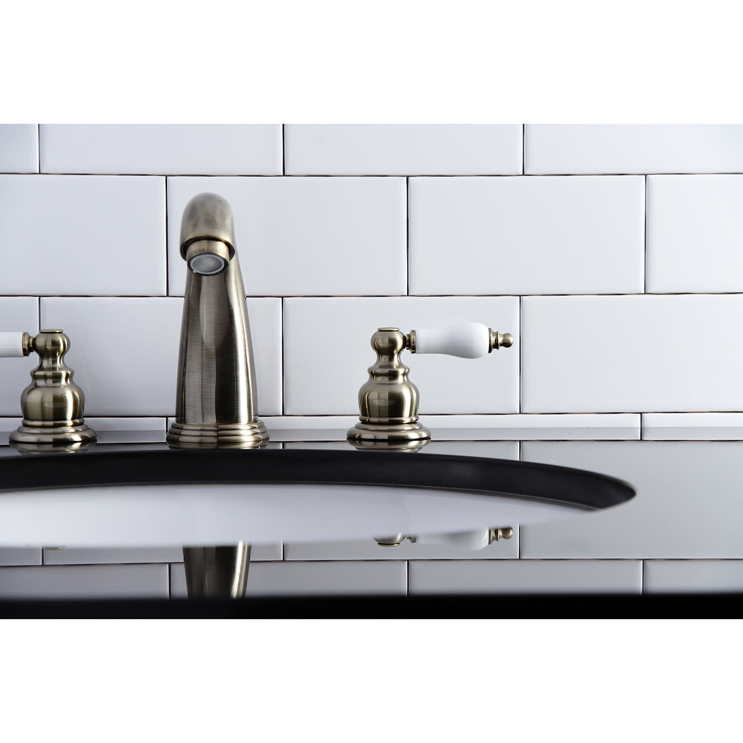 Kingston Brass KB981PL Victorian 2-Handle 8 in. Widespread Bathroom Faucet, Polished Chrome