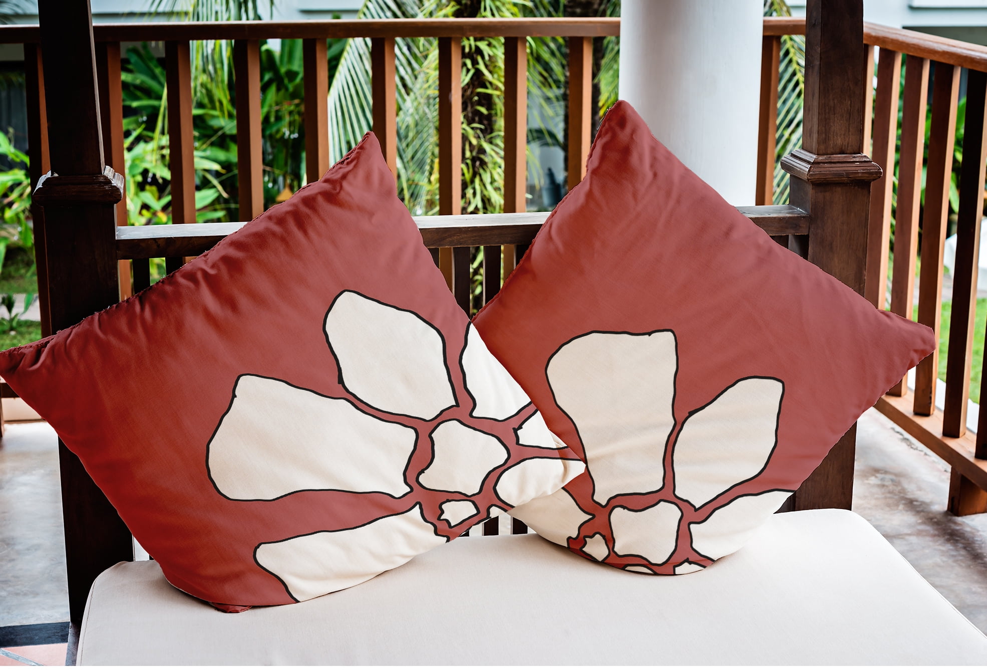 Simply Daisy 18 inch Petal Lines Indoor/Outdoor Throw Pillow