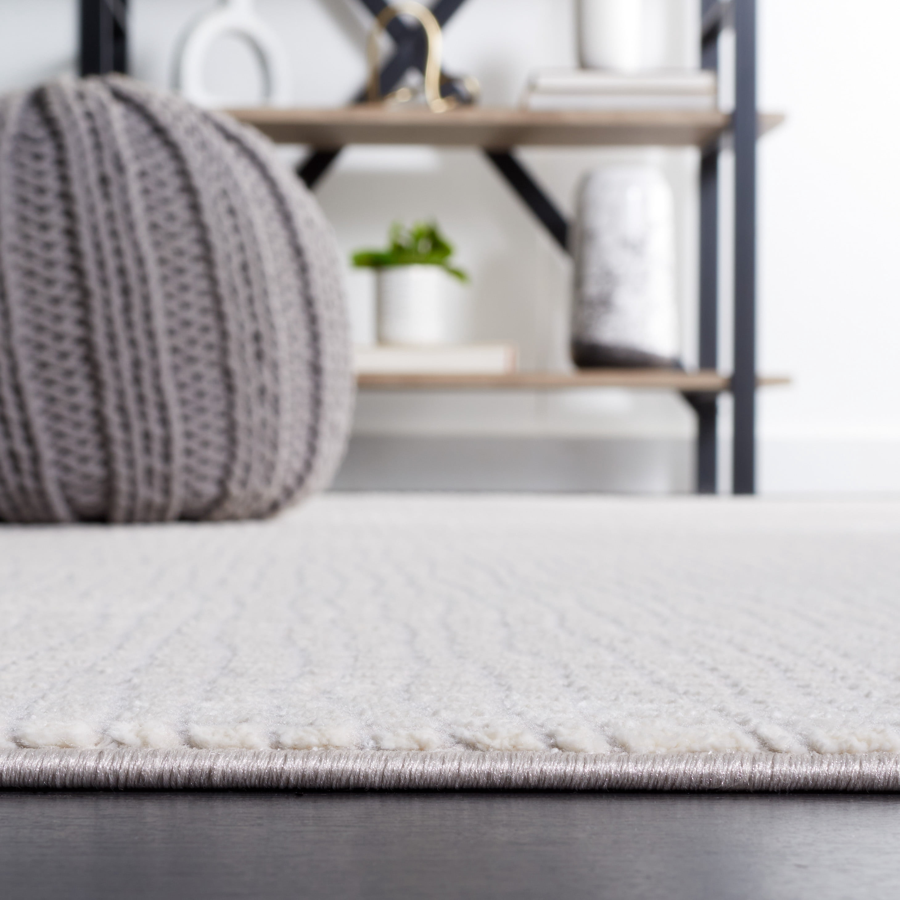 SAFAVIEH Continental Alondra Distressed Area Rug, Ivory/Gray, 6'7" x 6'7" Square