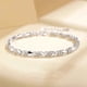 thumbnail image 5 of Pulsera ajustable para mujer con colgante de trébol de cuatro hojas y corazón que simboliza el amor y la suerte., 5 of 7