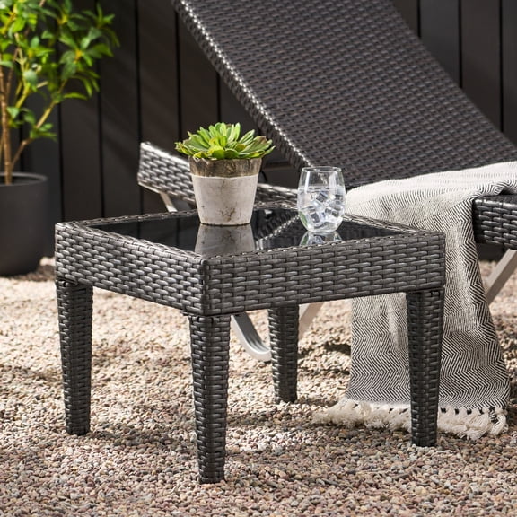 Outdoor Wicker Side Table, 20x20 Inch Patio Accent Table with Tempered Glass Top, Weather-Resistant Outdoor End Table for Patio Garden Poolside, Grey