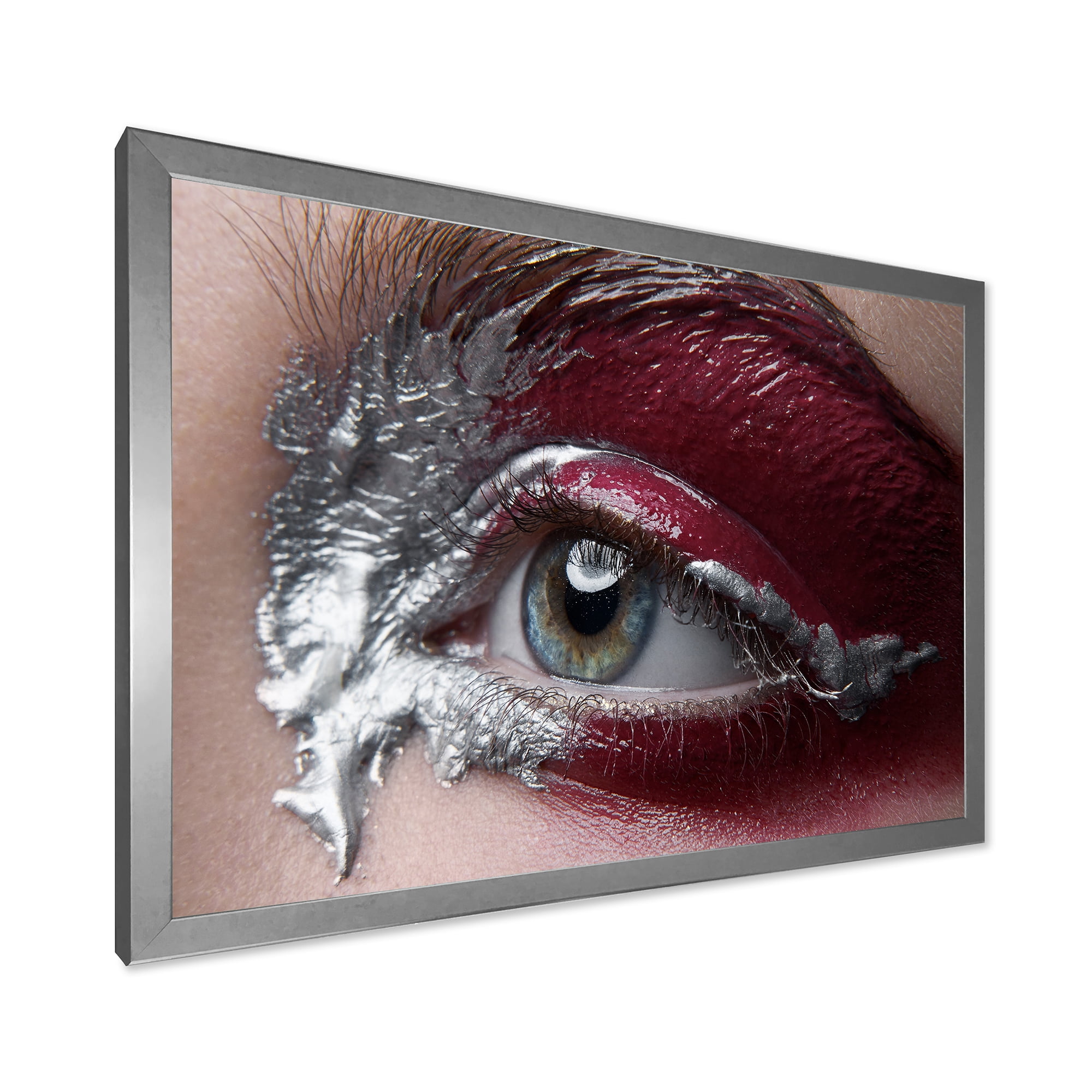 Designart 'Close Up of A Woman Eye With Red Makeup On' Modern Framed Art Print