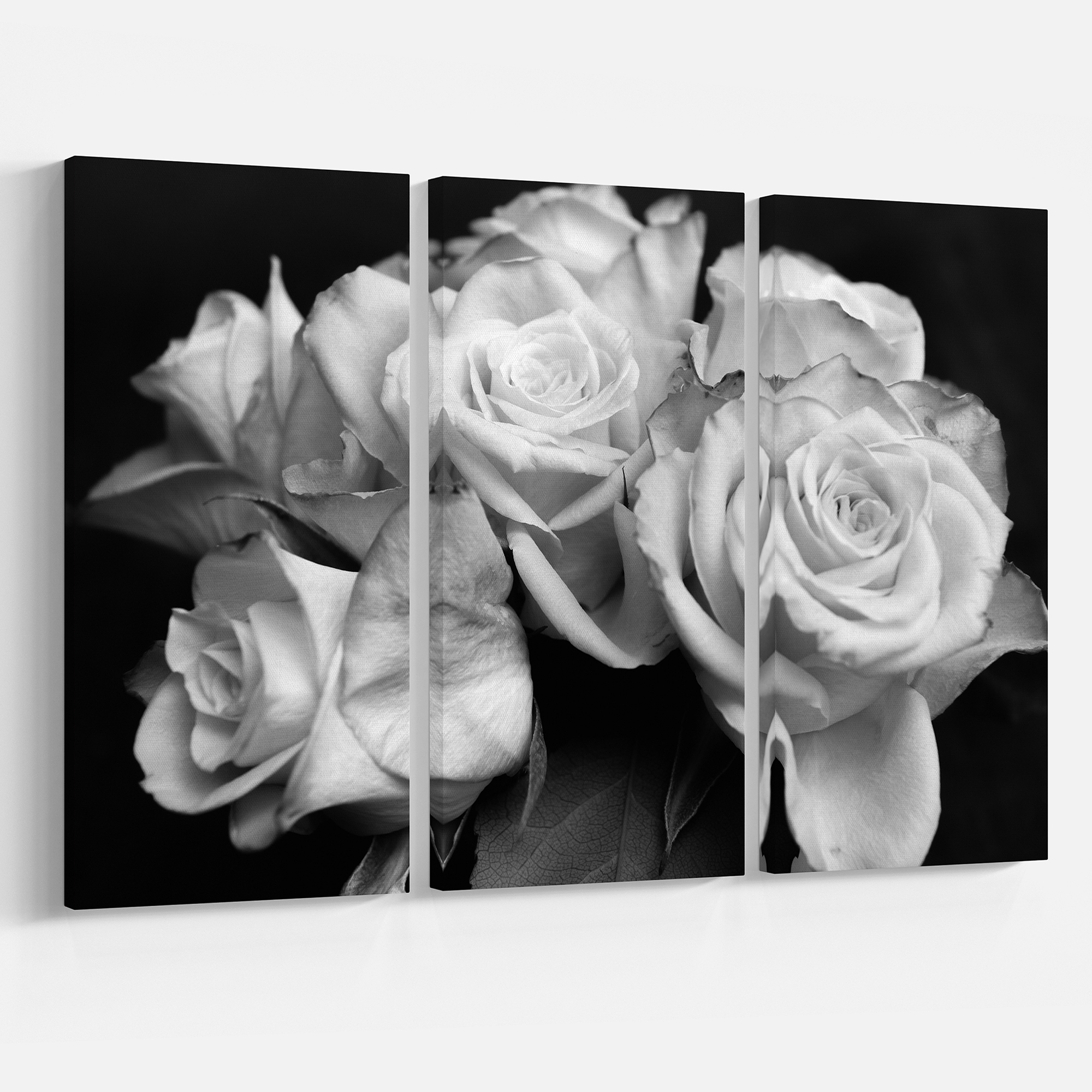 Designart 'Bunch of Roses Black and White ' Floral Art Canvas Print