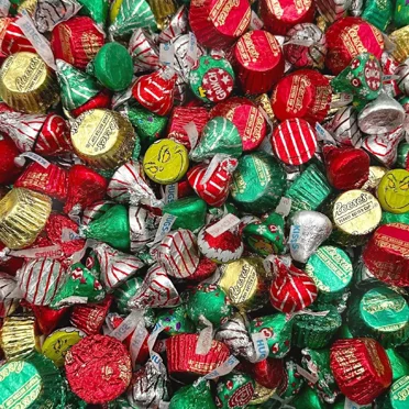 Milk Chocolate Christmas Candy Mix - HERSHEY'S, Peanut Butter Cups, 3-Pound Bag