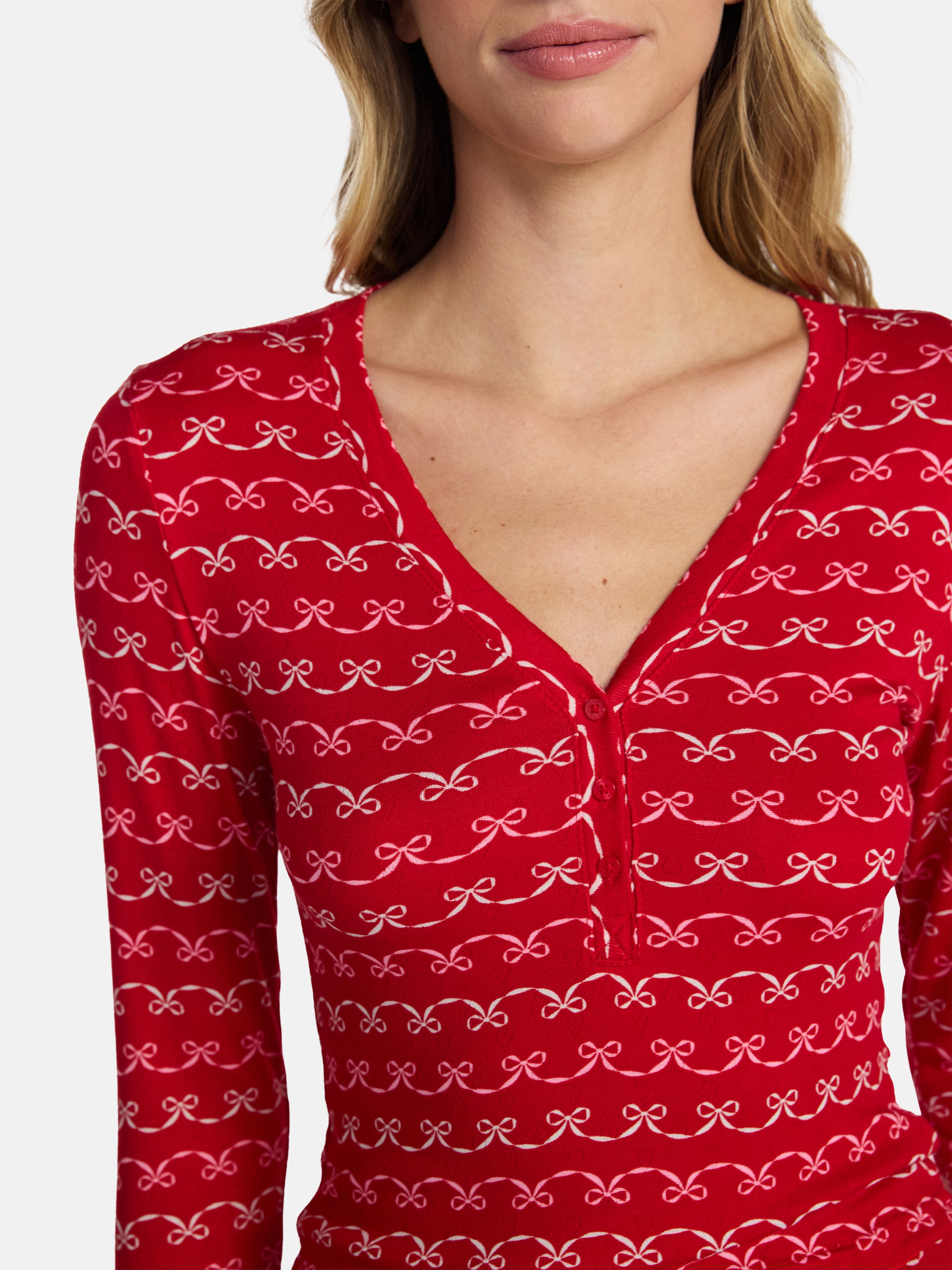 No Boundaries Giftable Henley Sleep Top and Shorts with Socks Set, 3-Piece, Women's XXS-3X