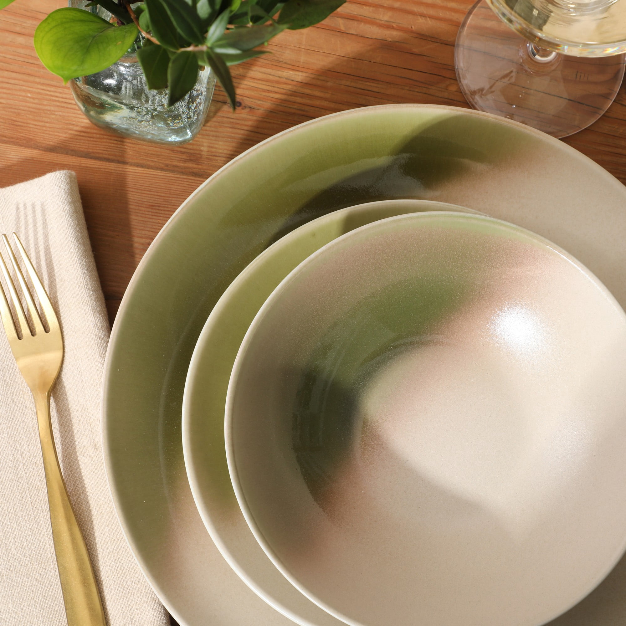 Gibson Elite Crescenton 12-Piece Green Stoneware Dinnerware Set