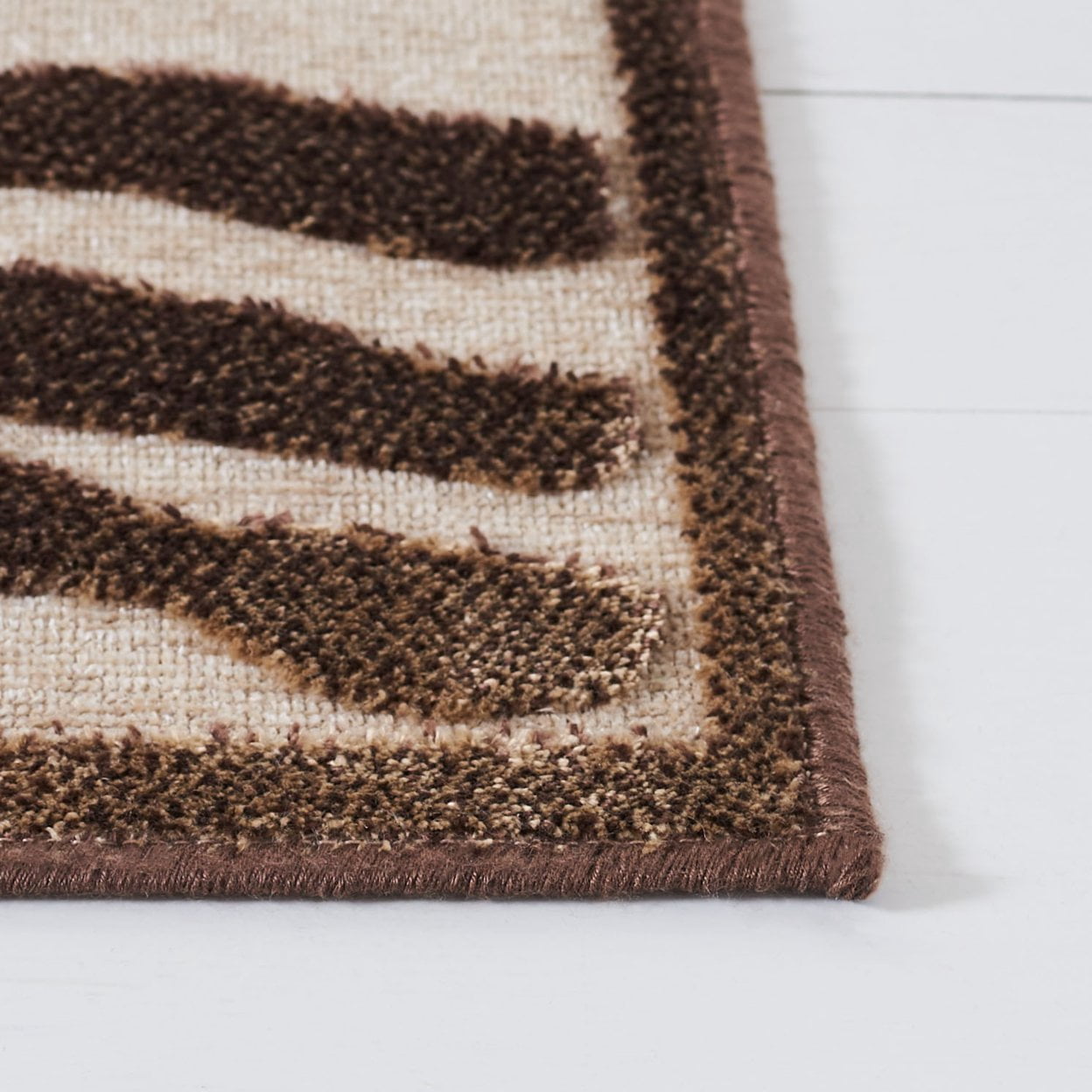 SAFAVIEH Paradise Kady Animal Striped Area Rug, Cream/Brown, 5'3" x 7'6"