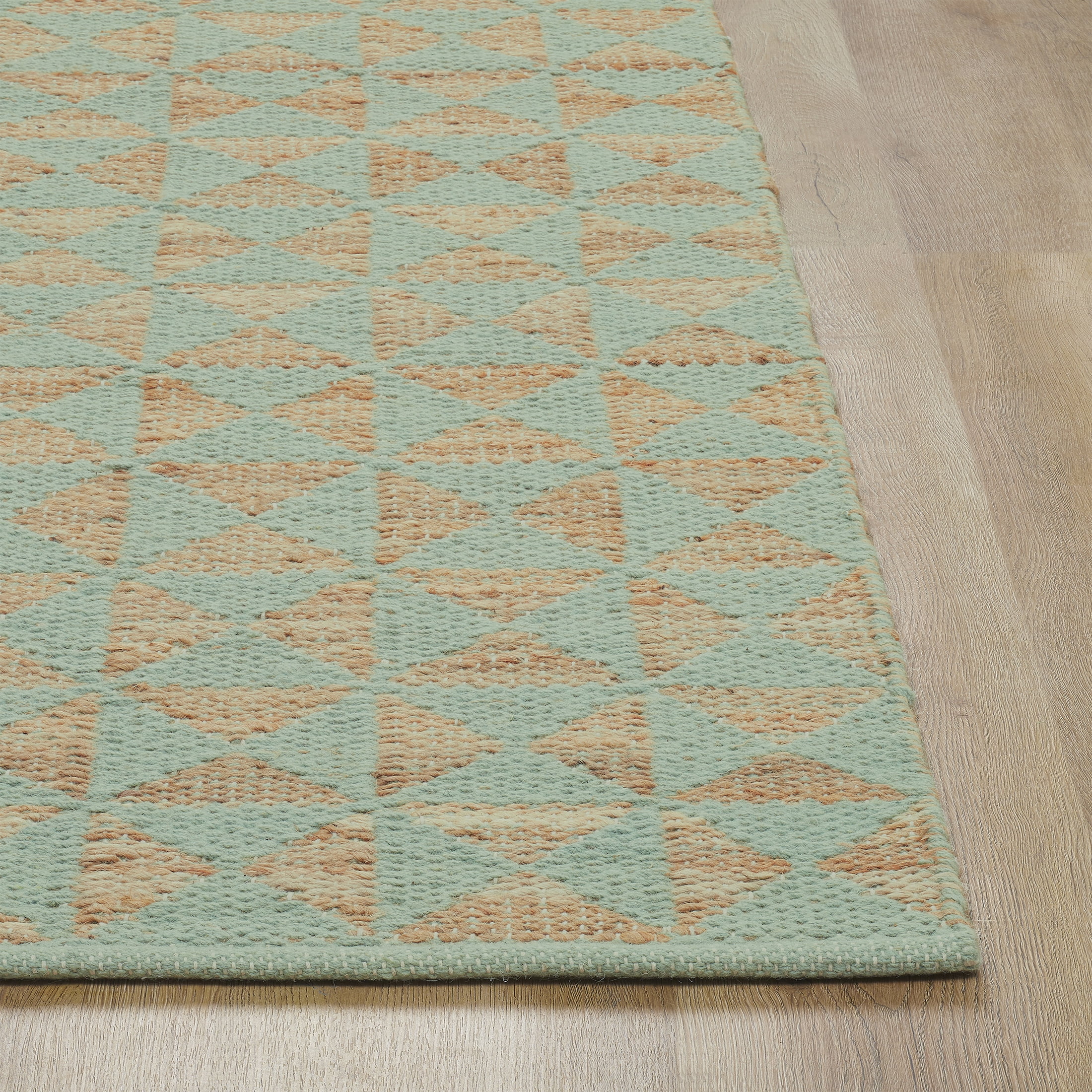 Beautiful Sage Green Jute Geometric Indoor Area Rug by Drew Barrymore, 5' x 7'