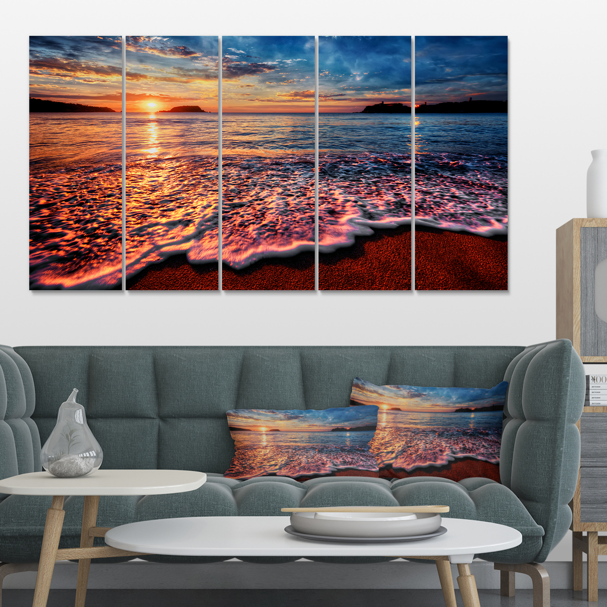 Designart 'Peaceful Evening Beach View ' Seascape Canvas Art Print